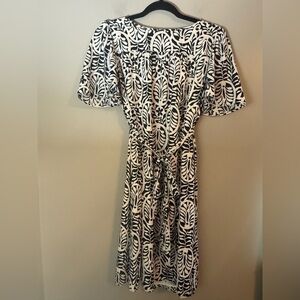Ann Taylor Black & White Flowy Sleeve Tie-Waist Botanical Print Dress Size M